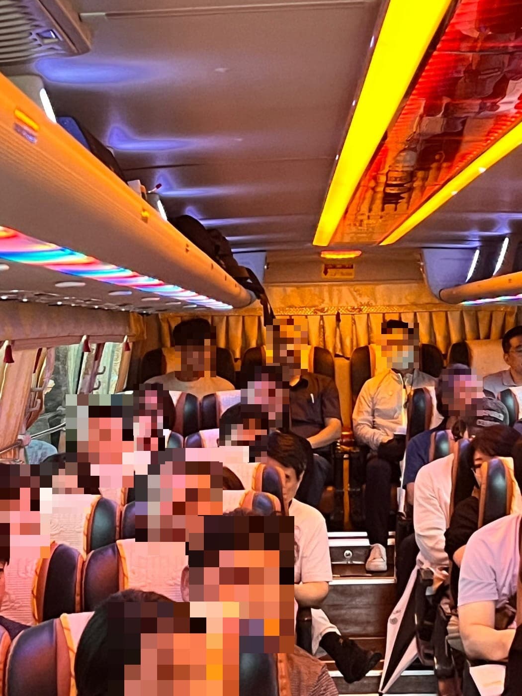 대형 버스를 가득 채운 공법경매사관원 30기 수강생